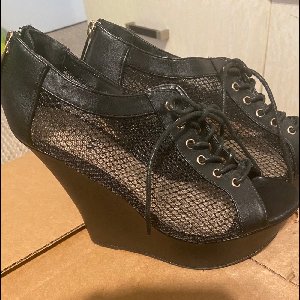 Wedge heels